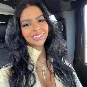 Meet your Posher, Daniela